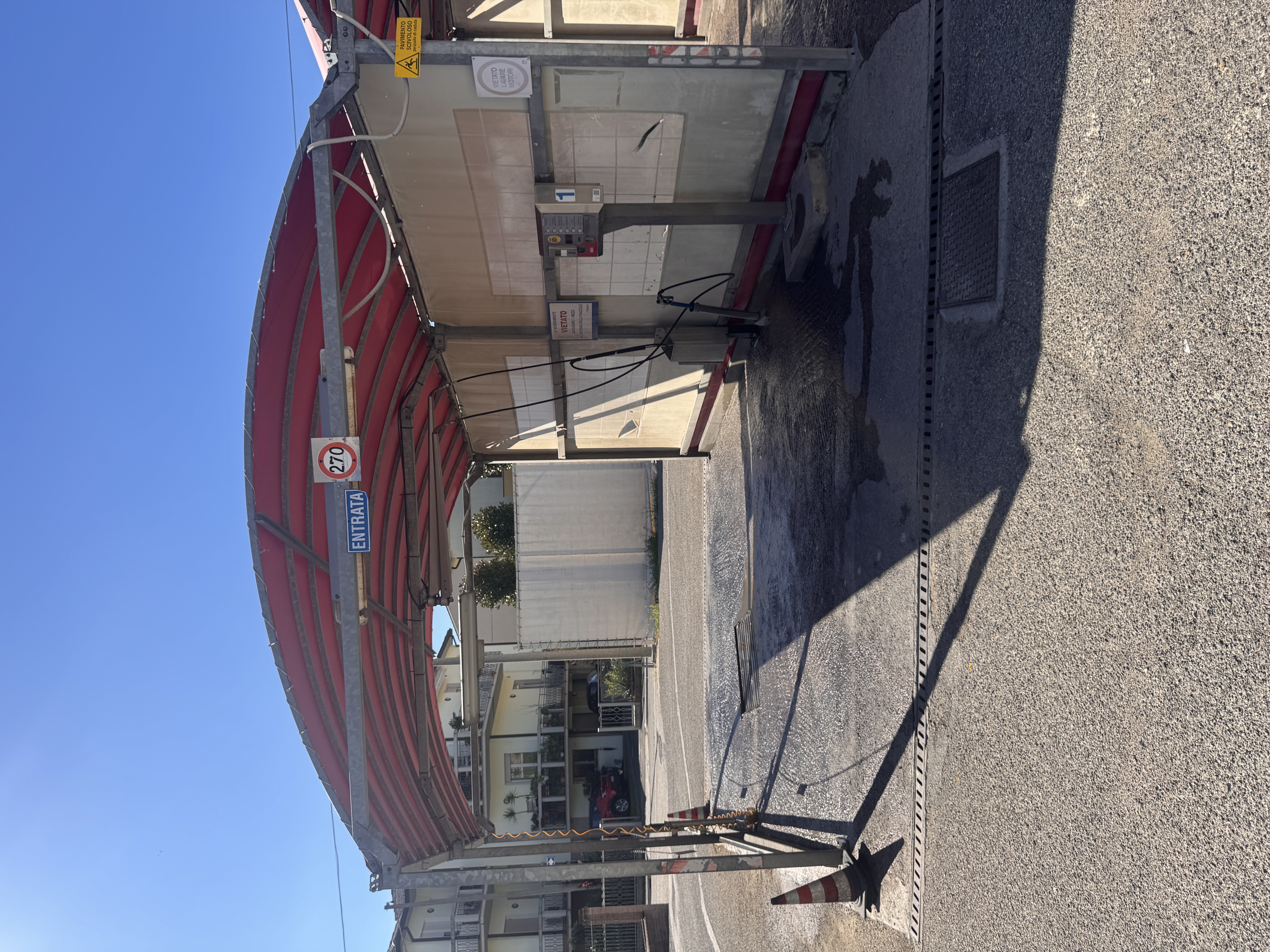 Distributore Esso viale Roma