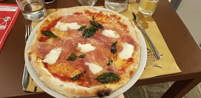Pizzeria La Pecora Nera